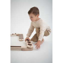 Poutre d’équilibre Montessori en bois – 4 barres bois foncé