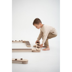 Poutre d’équilibre Montessori en bois – 6 barres bois foncé