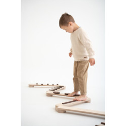 Poutre d’équilibre Montessori en bois – 6 barres bois foncé
