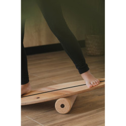 Planche d’équilibre Montessori en bois – Avec rouleau et tapis