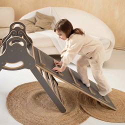 Échelle Pikler Montessori en bois avec rampe – Grande taille grise