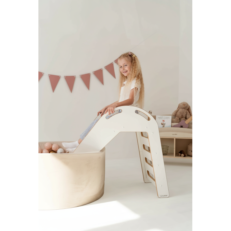 Glissière Montessori pour piscine à balles en bois – Naturel