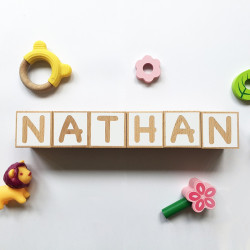 Wooden first name cubes - White letters - Photo 3