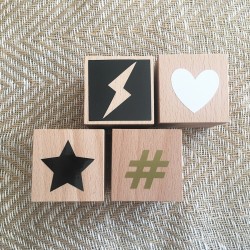 Cubes prénom naissance en bois - Symboles (cœur, étoile, éclair, hashtag) - Photo 2