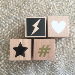 Wooden first name cubes - Symbols (heart, star, lightning bolt, hashtag) - Photo 2