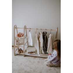 Penderie armoire Montessori en bois avec 5 cintres enfant