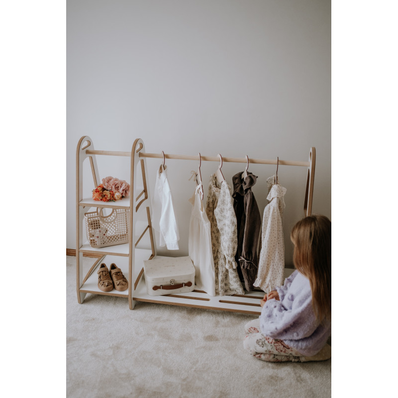 Penderie armoire Montessori en bois avec 5 cintres enfant