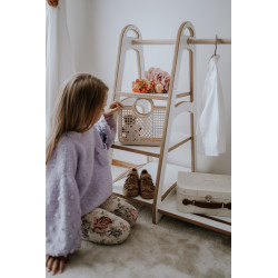 Penderie armoire Montessori en bois avec 5 cintres enfant — photo 2
