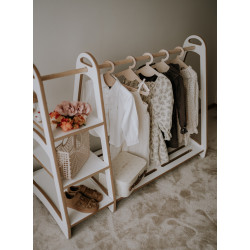 Penderie armoire Montessori en bois avec 5 cintres enfant — photo 6