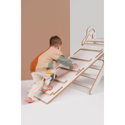 Échelle de Pikler Montessori avec grand toboggan en bois pour enfant