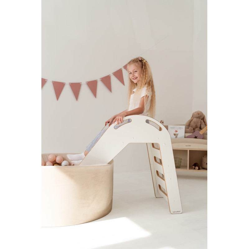 Glissière Montessori pour piscine à balles en bois – Naturel