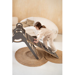 Échelle Pikler Montessori en bois avec rampe – Grande taille grise