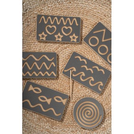 Tablette graphomotrice Montessori enfant en bois - Grise