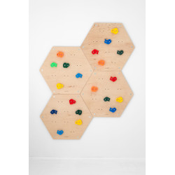 Mur d'escalade Montessori en bois hexagonal modulable