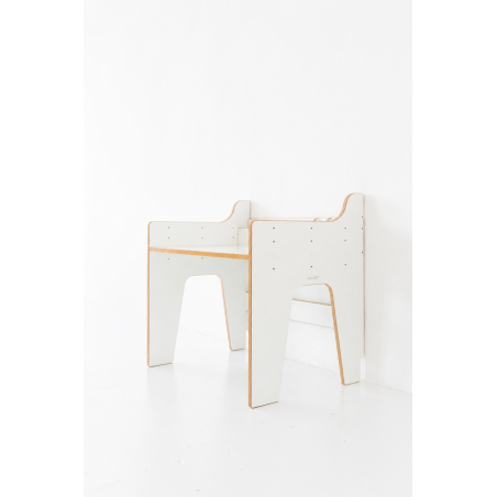 Bureau enfant Montessori en bois réglable