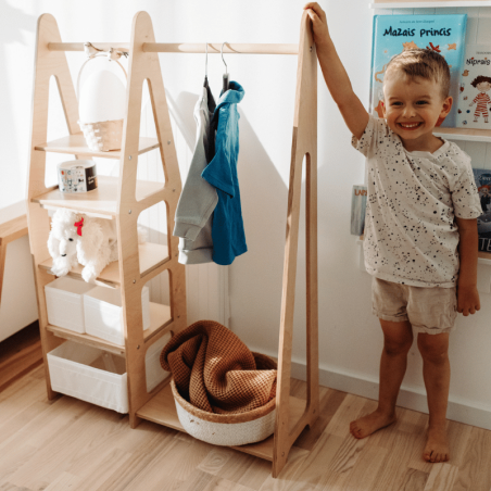 Elsa la penderie en bois - Montessori