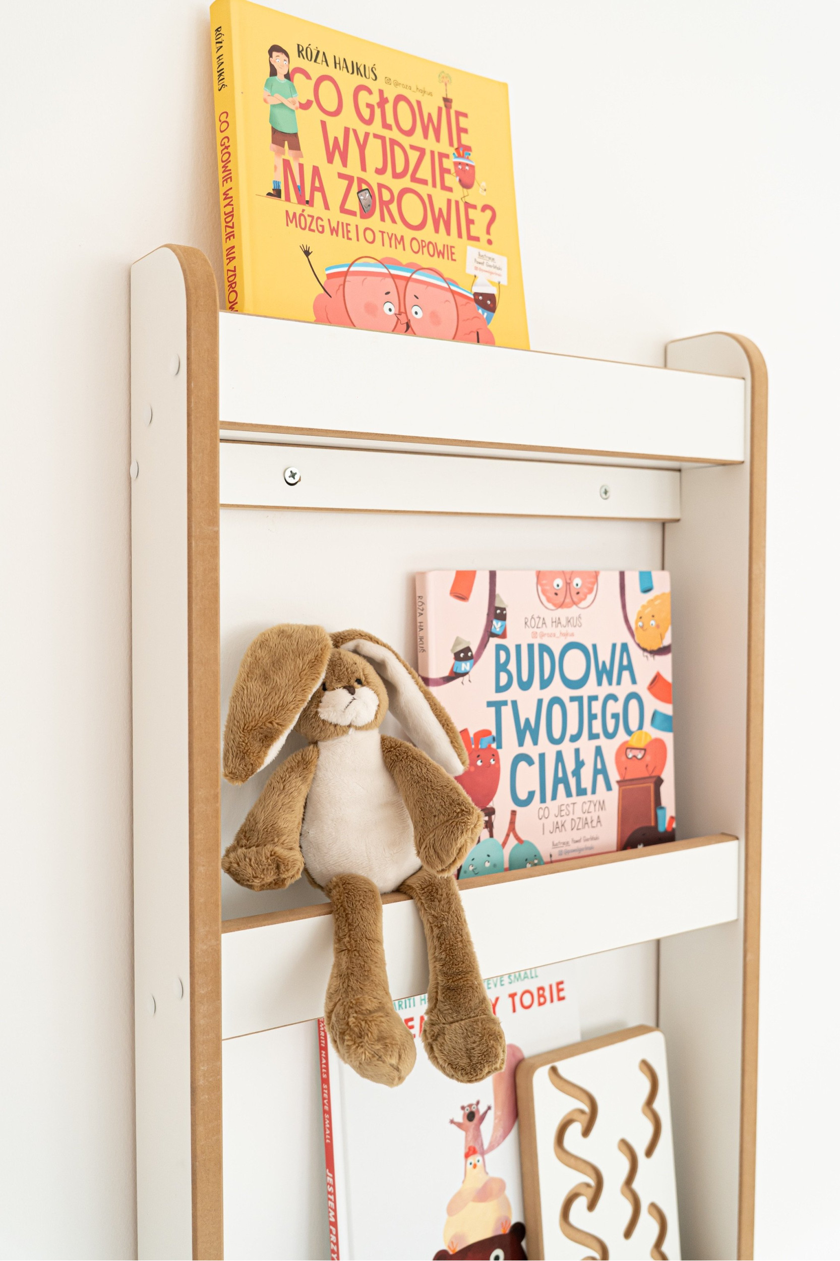 Bibliothèque montessori enfant : quelle hauteur choisir ?